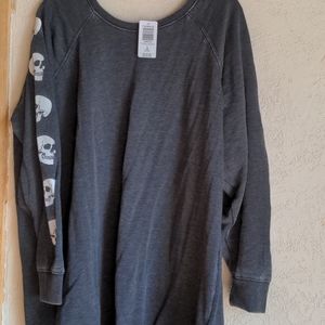 TORRID💀☠️ nwt sweater skulls 3